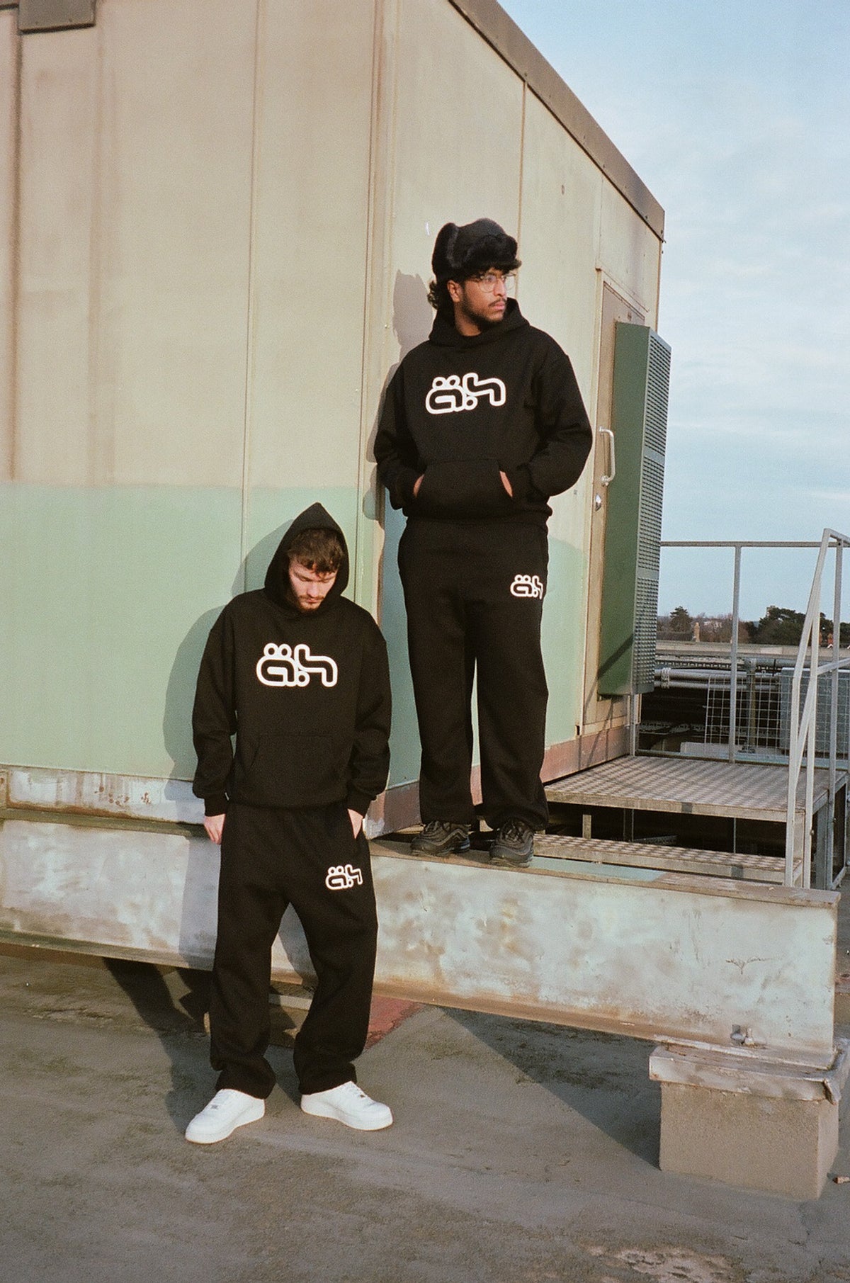 "AH" LOGO  HOODIE [BLACK]